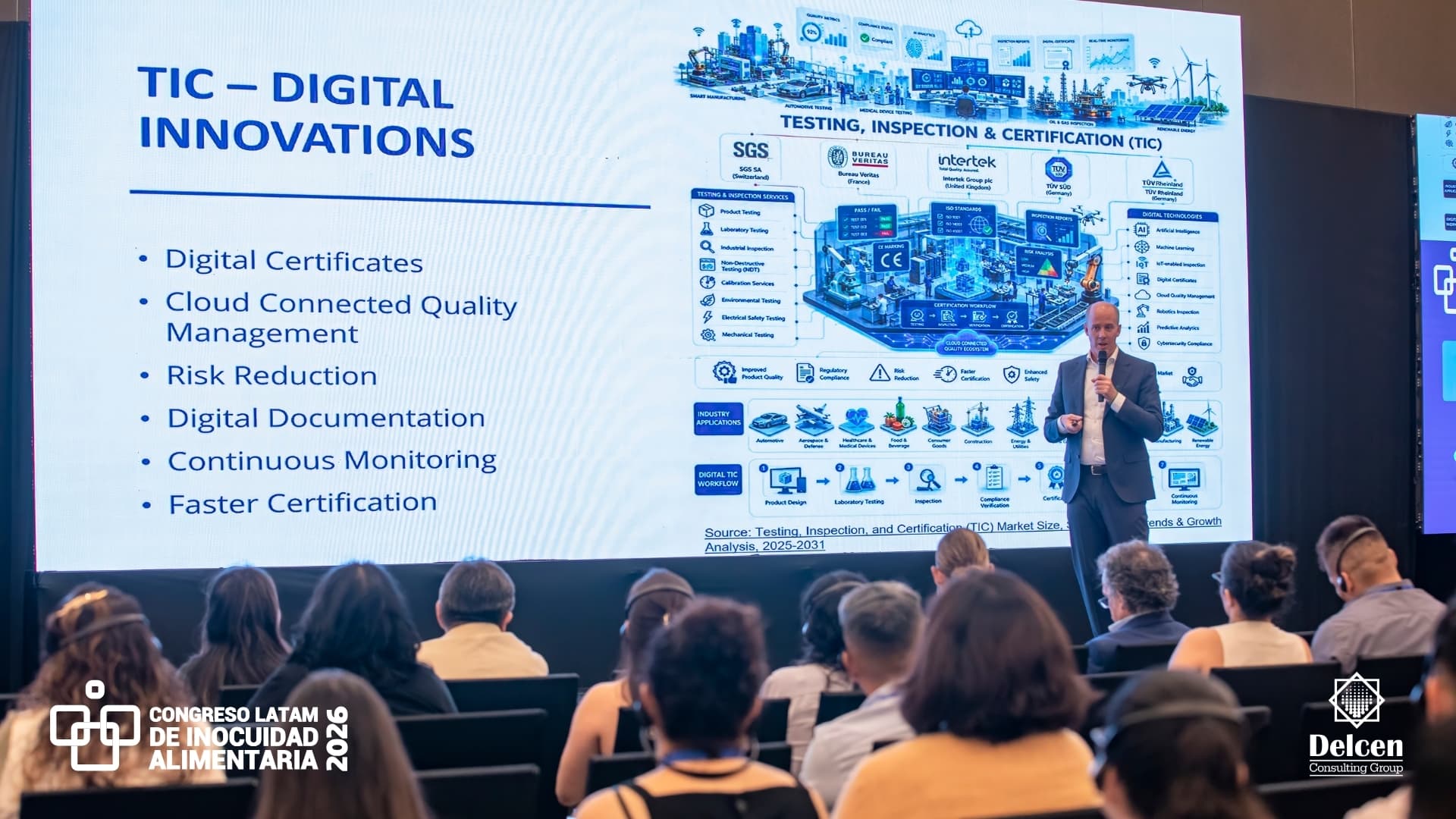 Ponente presentando innovaciones digitales TIC en la pantalla gigante del Congreso 2026