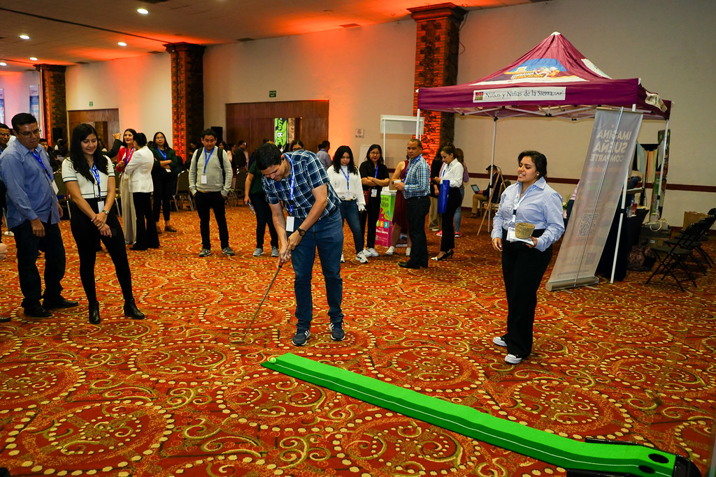 Actividades de integración y networking en el área comercial del Congreso Latam 2023 en Querétaro