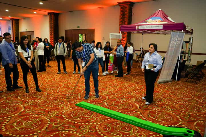 Actividades de integración y networking en el área comercial del Congreso Latam 2023 en Querétaro