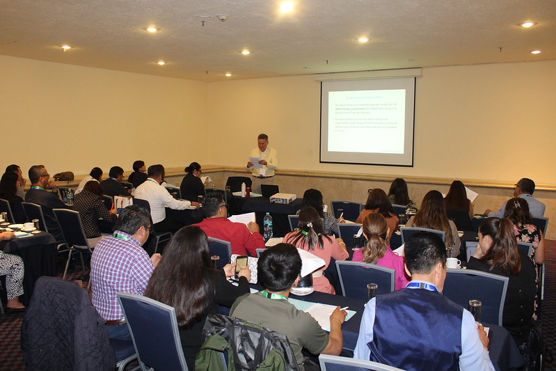 Taller práctico del Congreso 2025 con asistentes en una sala de sesiones de la Ciudad de México
