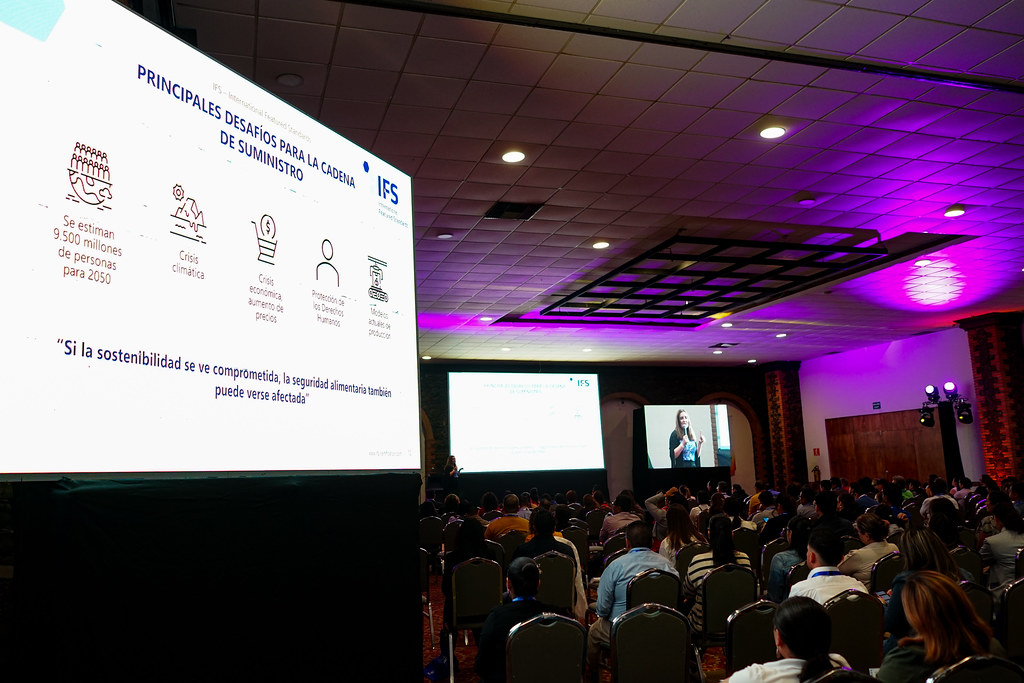 Ponencia sobre los principales desafíos de la cadena de suministro bajo el esquema IFS durante el Congreso Latam 2023